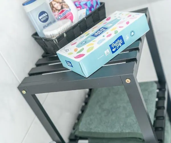 Essens Gruene Mitte , Direkt An Der Kem Klinik, Freie Parkplaetze Und Netflix